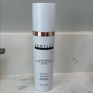 DRMTLGY Universal Tinted Moisturizer SPF46 - White